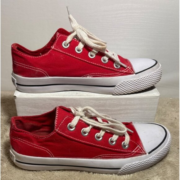 Airwalk Red Canvas Low Top Sneakers Womens Size 6 USA Casual Comfortable Shoes - Picture 3 of 14
